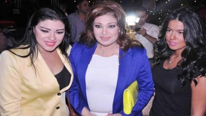  صور جميلة للفنانات مع أبنائهم  7b2c61f48c1d4b98a8efdad096b94ab9?quality=uhq&format=webp&resize=720